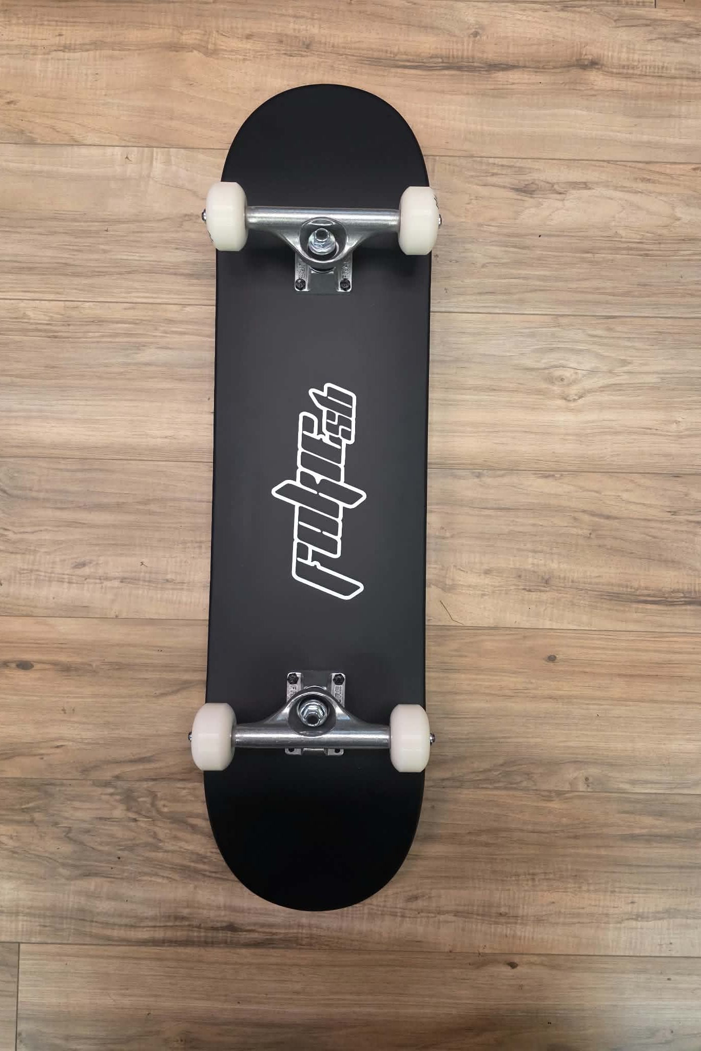 Complete FakieSB Skateboard Setup - 8.0"